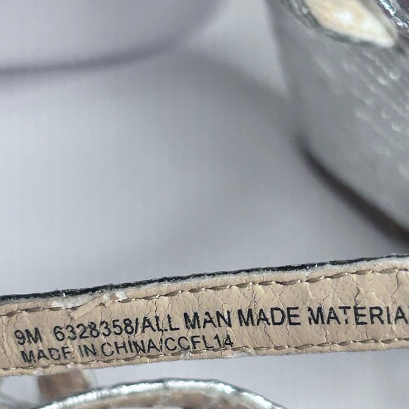 Isola‎ Fidelia Metallic Crocodile Silver 3” Wedge Strappy Heels Sandal Shoes 9 - Picture 13 of 17